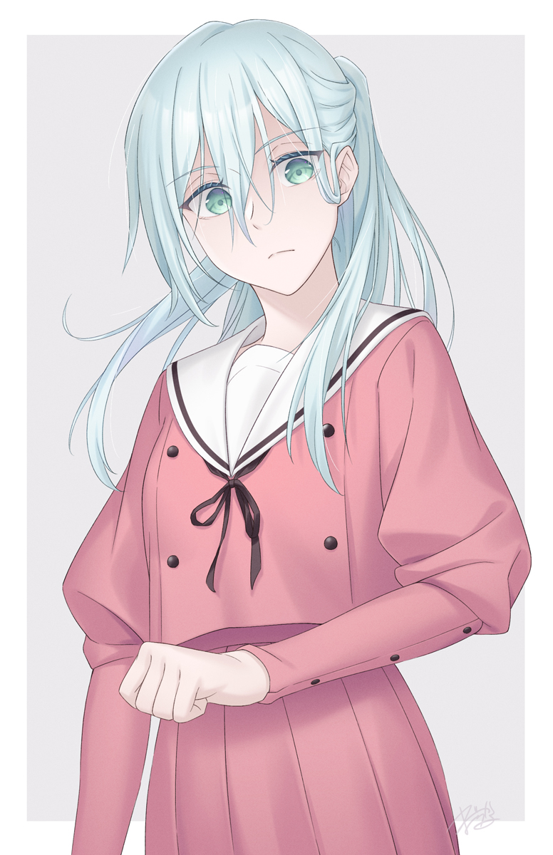 fukadou magorona, hoshina subaru, kaoru hana wa rin to saku, highres, 1girl, closed mouth, green eyes, grey background, hair between eyes, kikyo private academy school uniform, long hair, long sidelocks, pink shirt, pink skirt, pleated skirt, ponytail, puffy sleeves, school uniform, serafuku, serious, shirt, sidelocks, skirt, white hair