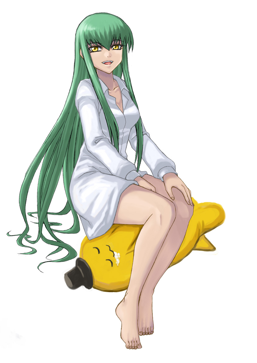 minarai, c.c., cheese-kun, code geass, pizza hut, 00s, 1girl, barefoot, feet, female focus, green hair, long hair, shirt, solo, yellow eyes