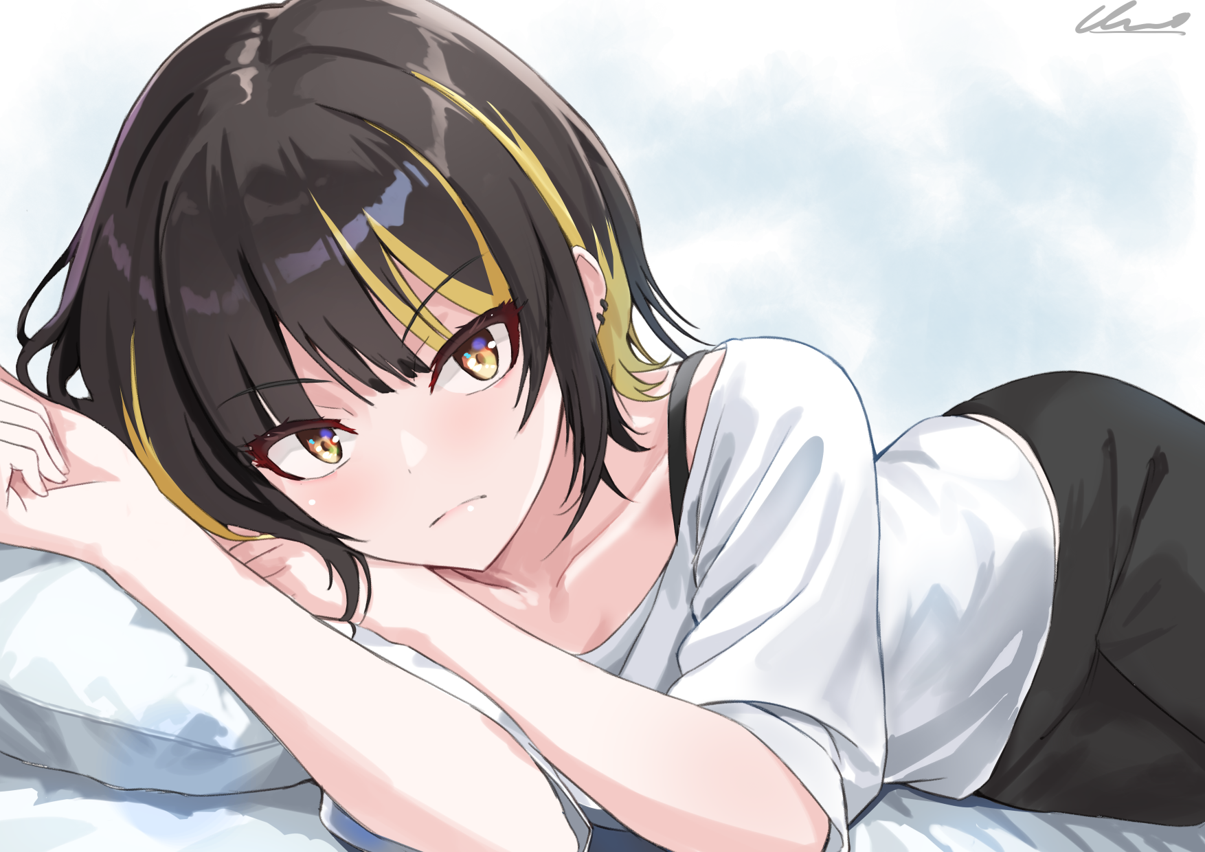 uno (unoirasuto), ikaruga luca, idolmaster, idolmaster shiny colors, commentary, highres, 1girl, bed sheet, black bra, black hair, black pants, blonde hair, bra, bra strap, collarbone, looking at viewer, lying, medium hair, multicolored hair, on side, pants, pillow, shirt, short sleeves, signature, solo, streaked hair, two-tone hair, underwear, white shirt