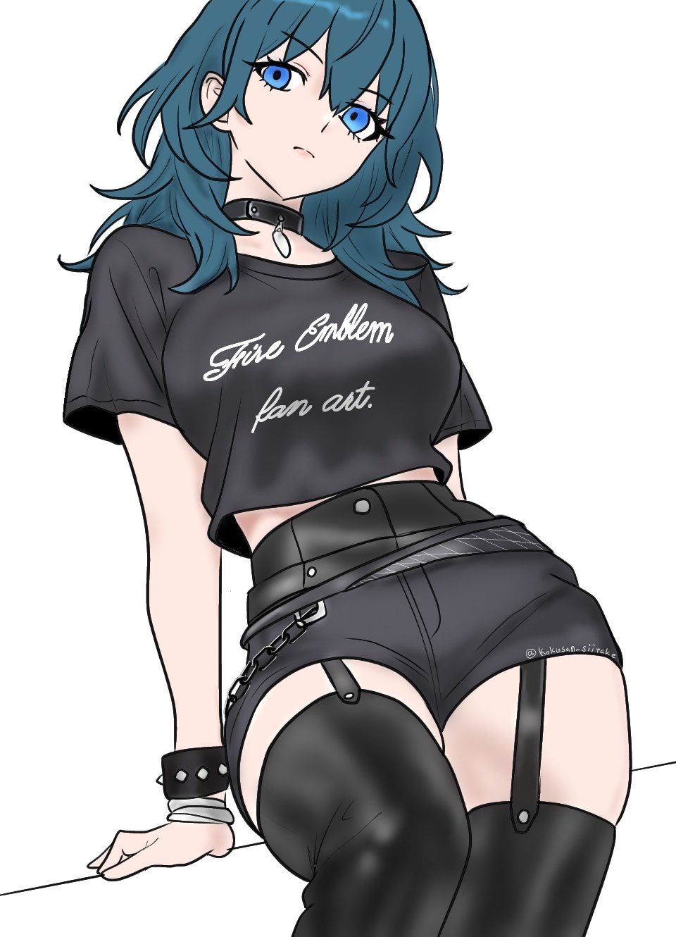 kokusan siitake, female byleth (fire emblem), fire emblem, fire emblem: three houses, nintendo, commentary request, highres, 1girl, alternate costume, black choker, black shirt, black shorts, black thighhighs, blue eyes, blue hair, choker, closed mouth, contemporary, hair between eyes, long hair, looking at viewer, shirt, short sleeves, shorts, simple background, solo, thighhighs, white background