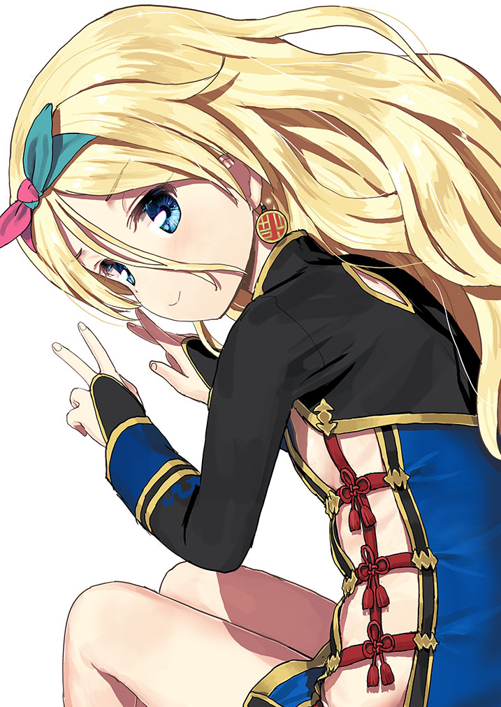 jiji (aardvark), miyaminami hikari, alice gear aegis, commentary request, 1girl, black shrug, blonde hair, blue bow, blue dress, blue eyes, bow, breasts, china dress, chinese clothes, closed mouth, double v, dress, earrings, hair bow, jewelry, long hair, long sleeves, looking at viewer, pink bow, shrug (clothing), side slit, small breasts, smile, solo, two-tone bow, v, white background