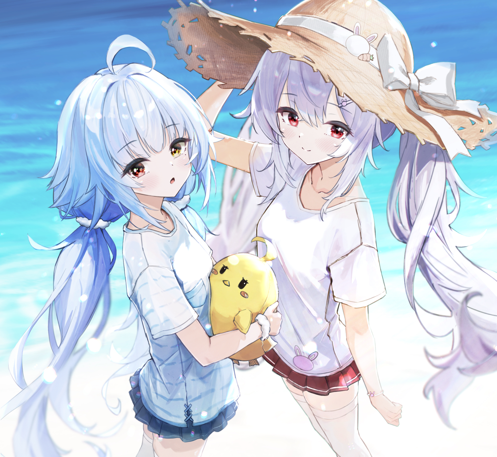 phos phos, laffey (azur lane), manjuu (azur lane), nicholas (azur lane), azur lane, commentary request, highres, 2girls, ahoge, blue hair, blue skirt, bow, breasts, brown hat, closed mouth, hair ornament, hair scrunchie, hand on headwear, hat, hat bow, hat ribbon, heterochromia, holding, holding stuffed toy, long hair, looking at viewer, low twintails, miniskirt, multiple girls, open mouth, pleated skirt, rabbit hair ornament, red eyes, red skirt, ribbon, scrunchie, shirt, short sleeves, skirt, small breasts, smile, straw hat, stuffed toy, sun hat, t-shirt, thighhighs, twintails, very long hair, white bow, white hair, white ribbon, white scrunchie, white shirt, white thighhighs, yellow eyes
