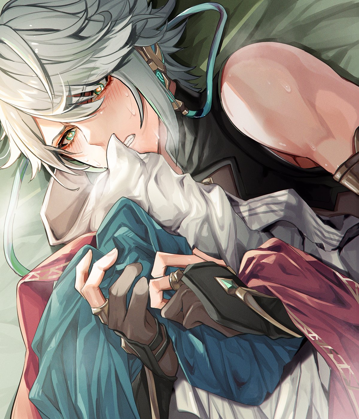 iru gnsn, alhaitham (genshin impact), genshin impact, commentary request, highres, 1boy, bed sheet, black gloves, black shirt, blush, cable, clenched teeth, elbow gloves, gloves, green eyes, green hair, grey hair, hair between eyes, hands up, headphones, heart, heart-shaped pupils, holding, holding unworn clothes, looking at viewer, lying, male focus, multicolored hair, on back, parted bangs, partially fingerless gloves, shirt, short hair, sleeveless, sleeveless shirt, smelling, smelling clothes, solo, sweat, symbol-shaped pupils, teeth, upper body, v-shaped eyebrows