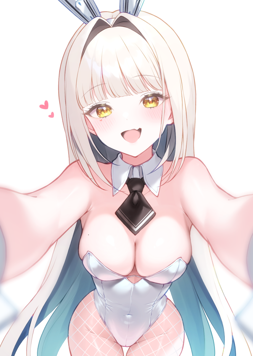 shirasato (phzm8733), blanc (nikke), goddess of victory: nikke, commentary request, highres, 1girl, animal ear hairband, animal ears, armpits, black necktie, blonde hair, blunt bangs, blush, breasts, covered navel, detached collar, fake animal ears, fang, fishnet pantyhose, fishnets, groin, hair intakes, hairband, heart, leotard, long hair, looking at viewer, medium breasts, necktie, pantyhose, playboy bunny, rabbit ear hairband, rabbit ears, short necktie, simple background, skin fang, smile, solo, straight hair, strapless, strapless leotard, thigh gap, very long hair, white background, white leotard, white pantyhose, yellow eyes