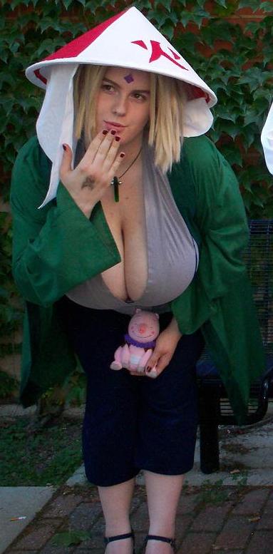 tsunade (naruto), naruto, jpeg artifacts, long image, photo (medium), tall image, breasts, cleavage, cosplay, huge breasts, leaning forward, tsunade (cosplay)