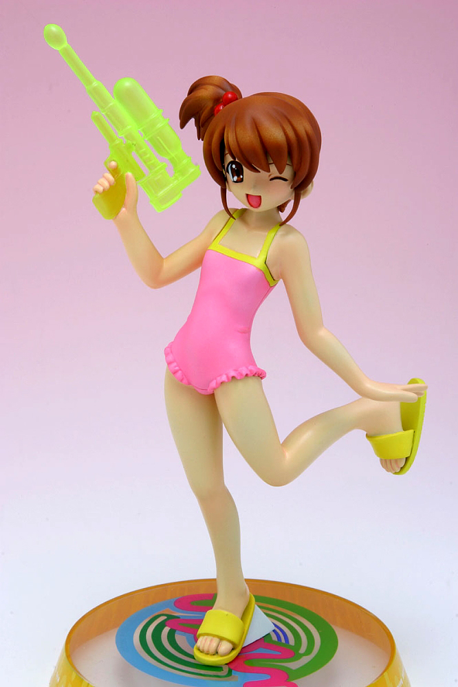 kyon no imouto, suzumiya haruhi no yuuutsu, photo (medium), 00s, brown eyes, brown hair, figure, gradient background, one eye closed, open mouth, toes, water gun