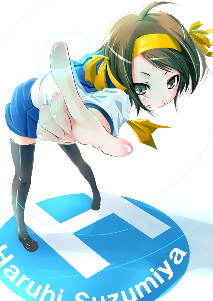tsuka (blind side), suzumiya haruhi, suzumiya haruhi no yuuutsu, 00s, bent over, brown eyes, brown hair, foreshortening, hairband, headband, legs, pointing, school uniform, serafuku, short hair, skirt, smile, thighhighs