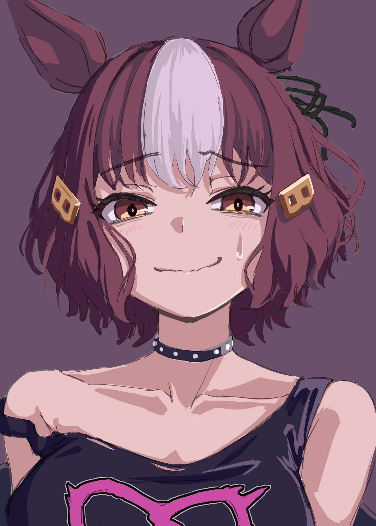 kamikumo (km kamikumo), belno light (umamusume), umamusume, umamusume: cinderella gray, highres, 1girl, alternate costume, animal ears, bare shoulders, black choker, black tank top, bow, breasts, brown hair, choker, closed mouth, collarbone, ear ribbon, hair ornament, horse ears, horse girl, looking at viewer, multicolored hair, short hair, simple background, smile, solo, tank top, two-tone hair, upper body, white hair