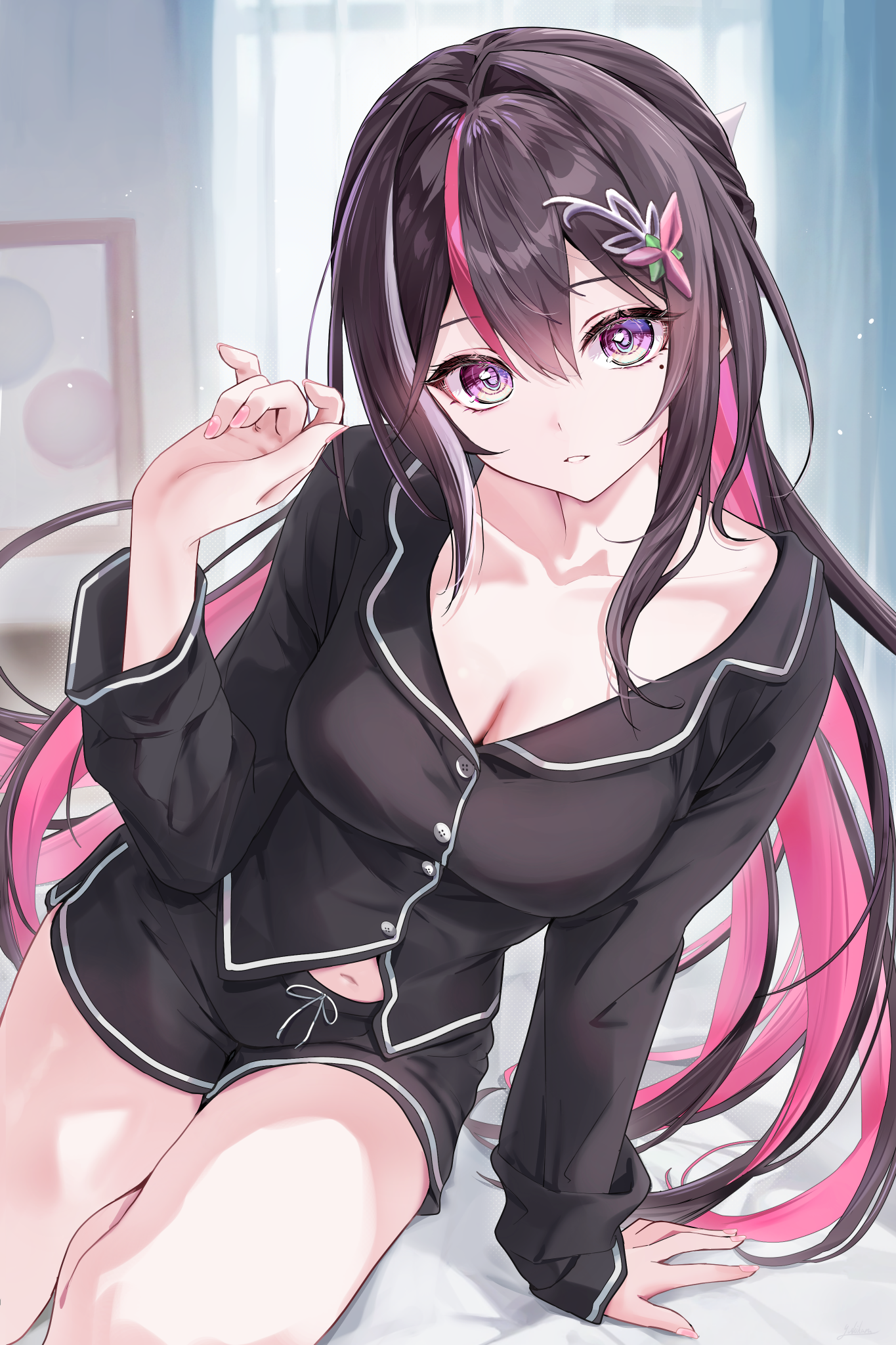 yuki haru, azki (hololive), hololive, commentary request, highres, 1girl, alternate costume, asymmetrical sidelocks, black hair, black pajamas, black shorts, breasts, cleavage, colored inner hair, double-parted bangs, hair between eyes, hair intakes, hair ornament, hairclip, hand up, indoors, large breasts, long hair, looking at viewer, mole, mole under eye, multicolored hair, navel, pajamas, parted lips, pink hair, purple eyes, short shorts, shorts, sidelocks, sitting, solo, streaked hair, very long hair, virtual youtuber, white hair