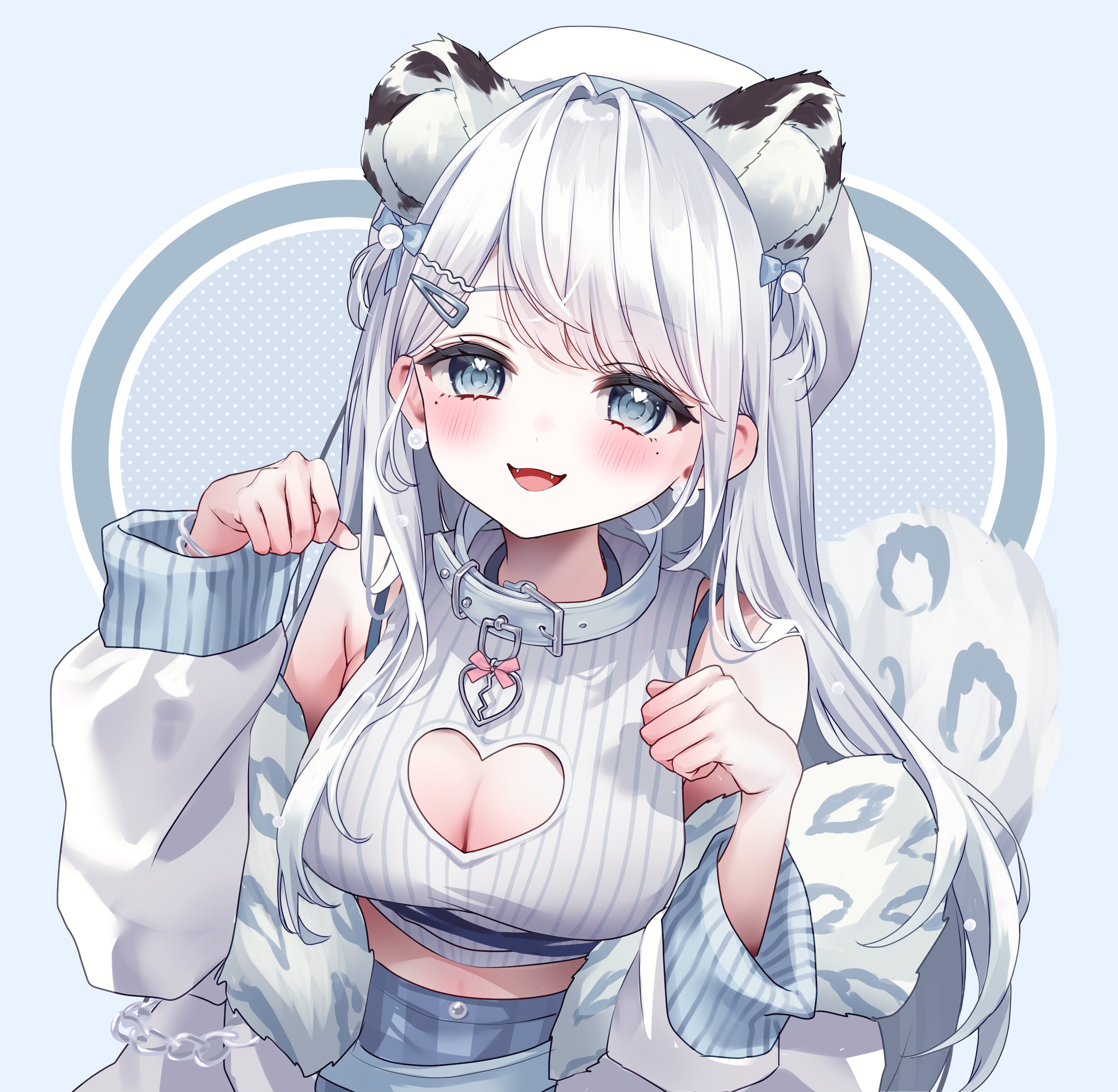 ren kohaku (vtuber), indie virtual youtuber, absurdres, highres, second-party source, 1girl, bare shoulders, blue eyes, bra strap, breasts, cleavage, cleavage cutout, clothing cutout, collar, crop top, dorachanart, extra ears, fangs, grey background, hair ornament, hairclip, hands up, hat, heart, heart cutout, heart o-ring, jacket, large breasts, long hair, long sleeves, looking at viewer, midriff, mole, mole under eye, o-ring, off shoulder, open clothes, open jacket, open mouth, paw pose, ribbed shirt, shirt, sleeveless, sleeveless shirt, smile, snow leopard ears, snow leopard girl, snow leopard tail, solo, upper body, virtual youtuber, white collar, white hair, white hat, white jacket, white shirt