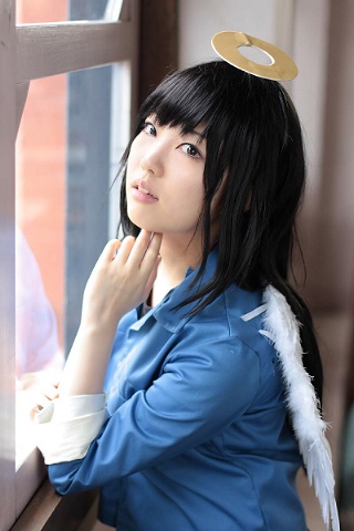 reki (haibane renmei), haibane renmei, cosplay photo, lowres, photo (medium), angel wings, black hair, cosplay, fake halo, halo, solo, wings