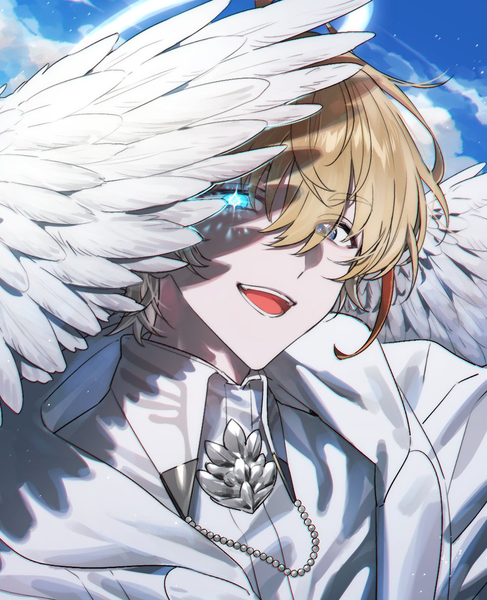fura kanato, nijisanji, highres, 1boy, alternate costume, angel wings, blonde hair, blue eyes, collared shirt, glowing, glowing eye, hair between eyes, halo, looking at viewer, male focus, open mouth, piko (ppiioo 0902), shirt, smile, solo, teeth, traditional halo, upper body, virtual youtuber, white shirt, wing collar, wings