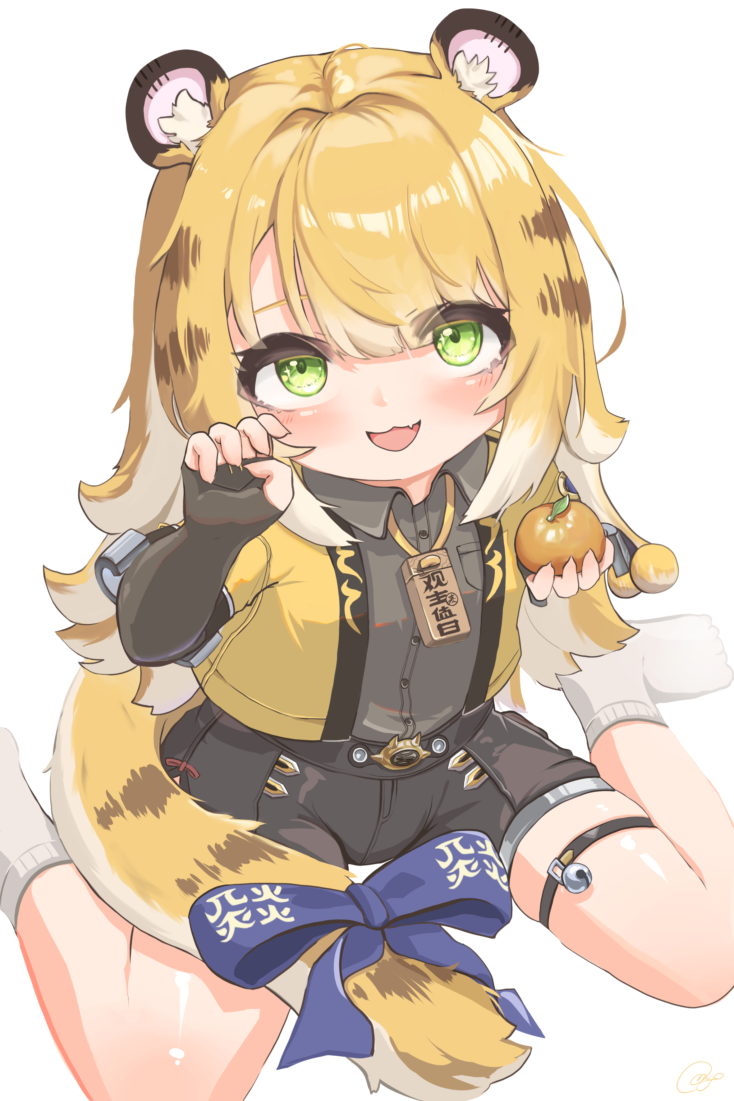 omu (omu2627), ju fufu, zenless zone zero, absurdres, highres, 1girl, animal ear fluff, animal ears, blonde hair, colored inner hair, fingerless gloves, gloves, green eyes, jacket, long hair, looking at viewer, multicolored hair, open mouth, shorts, smile, solo, tail, thigh strap, tiger ears, tiger girl, tiger tail, white hair