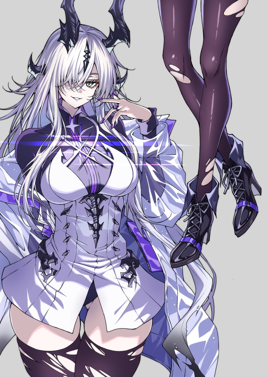 shokikanes, necrass (arknights), arknights, commentary, highres, 1girl, aqua eyes, black boots, black horns, black leotard, boots, breasts, coat, cowboy shot, dragon girl, dragon horns, dress, eyelashes, gluteal fold, grey background, hair between eyes, hair over one eye, high heel boots, high heels, horns, jewelry, lace-up boots, large breasts, leotard, leotard under clothes, light in heart, lipstick, long hair, looking at viewer, makeup, middle ring, nail polish, off shoulder, open clothes, open coat, parted lips, purple lips, purple nails, purple thighhighs, ring, short dress, sidelocks, simple background, skindentation, slit pupils, smile, standing, thighhighs, torn clothes, torn thighhighs, turtleneck, white coat, white dress, white hair