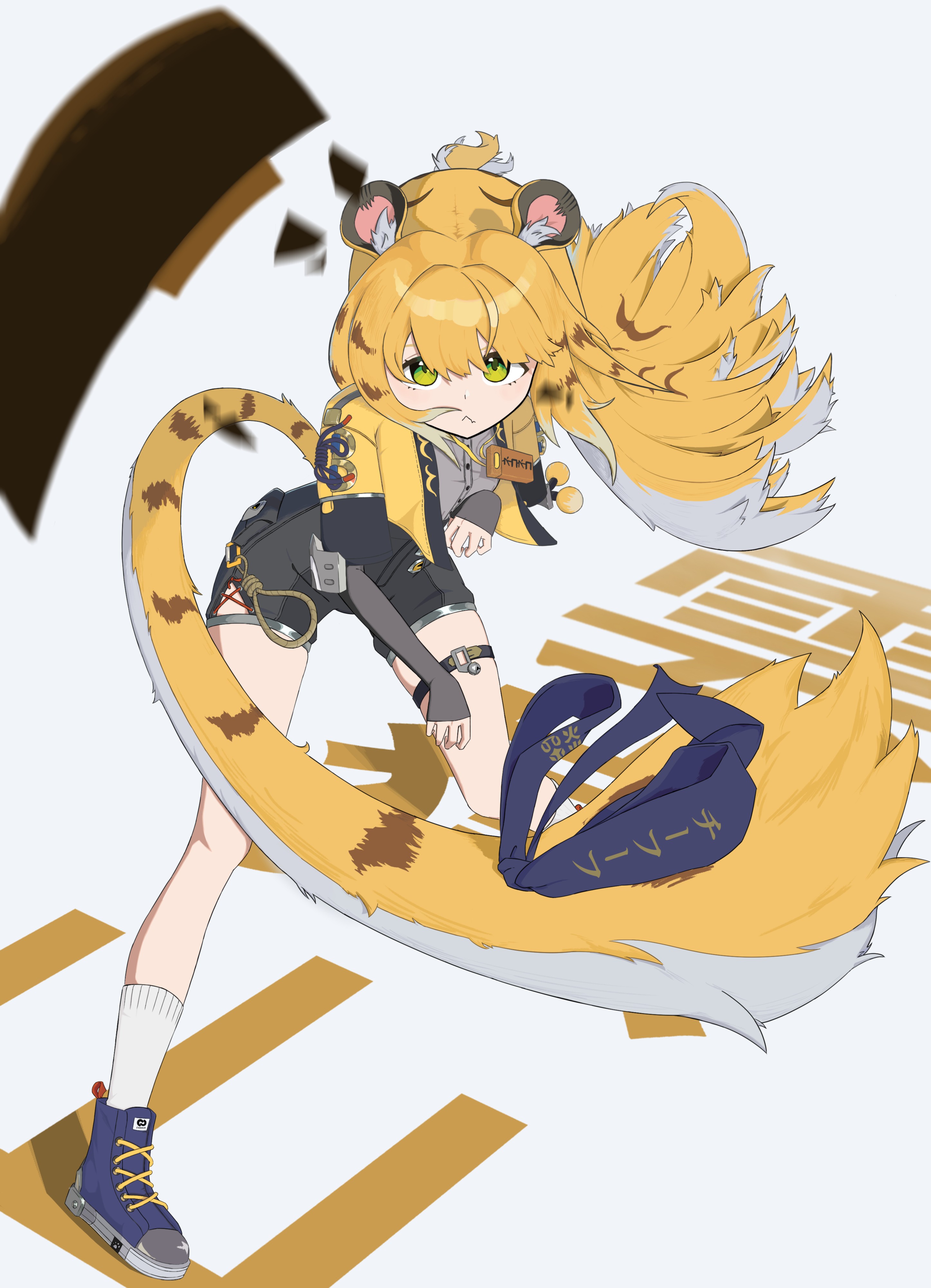 ju fufu, zenless zone zero, absurdres, highres, 1girl, animal ear fluff, animal ears, black gloves, blonde hair, breasts, colored inner hair, fingerless gloves, gloves, green eyes, long hair, looking at viewer, multicolored hair, shirt, shorts, solo, tail, thigh strap, tiger ears, tiger girl, tiger tail, user tyze7334, white hair