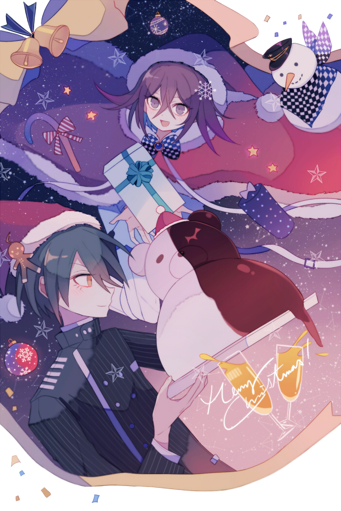 sakura (fein5862817), monokuma, oma kokichi, saihara shuichi, danganronpa (series), danganronpa v3: killing harmony, commentary request, 2boys, aegyo sal, alcohol, aqua hair, bell, belt, black jacket, blue scarf, border, breast pocket, buttons, cake, candy, candy cane, champagne, champagne flute, character-themed food, checkered clothes, checkered scarf, christmas, christmas ornaments, cloak, closed mouth, collared jacket, confetti, crossed bangs, cup, double-breasted, dress pants, drinking glass, english text, feet out of frame, floating cape, food, food-themed hat ornament, fur-trimmed cloak, fur-trimmed headwear, fur trim, gift, gingerbread man, hair between eyes, hair over one eye, happy, hat, hat ornament, high collar, holding, holding gift, holding plate, jacket, layered sleeves, leg belt, light blush, long eyelashes, long hair between eyes, long sleeves, looking at food, looking at viewer, male focus, merry christmas, multiple boys, night, night sky, open mouth, outdoors, palms, pants, peaked cap, pinstripe jacket, pinstripe pattern, plate, pocket, pointy nose, pom pom (clothes), purple eyes, purple hair, red cloak, red hat, santa hat, scarf, short hair, sky, smile, snowing, snowman, spilling, star (symbol), two-tone scarf, undershirt, upper body, white belt, white border, white jacket, white pants, white scarf, yellow eyes