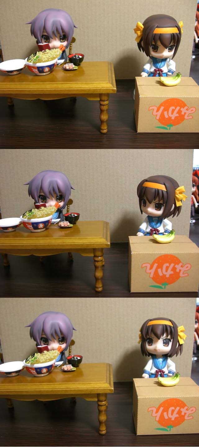 asahina mikuru, nagato yuki, suzumiya haruhi, nendoroid, suzumiya haruhi no yuuutsu, highres, long image, non-web source, photo (medium), tall image, 00s, 3girls, annoyed, banana, book, box, figure, figure (medium), food, fruit, jealous, mikan box, multiple girls, table
