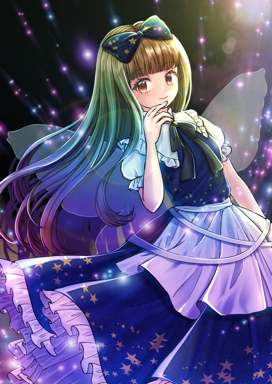 kyabekko, star sapphire, touhou, commentary request, highres, 1girl, apron, black bow, black bowtie, blue bow, blue dress, blunt bangs, bow, bowtie, breasts, brown eyes, brown hair, closed mouth, dark background, dot nose, dress, fairy wings, frilled shirt collar, frills, hand up, lens flare, light blush, long hair, looking at viewer, petticoat, puffy short sleeves, puffy sleeves, short sleeves, small breasts, smile, solo, star (symbol), star print, very long hair, waist apron, white apron, wings