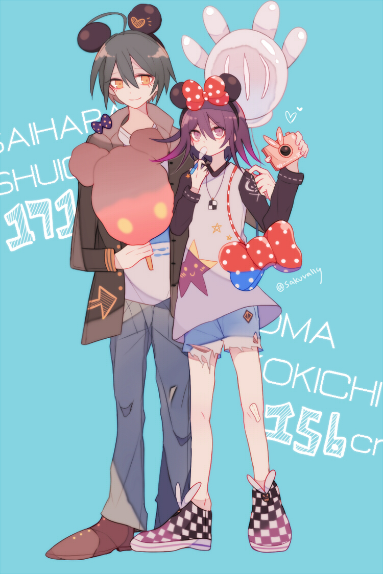 sakura (fein5862817), oma kokichi, saihara shuichi, danganronpa (series), danganronpa v3: killing harmony, disney, commentary request, 2boys, aegyo sal, ahoge, alternate costume, arrow print, bag, balloon, bandaid, bandaid on knee, bandaid on leg, black hair, black hairband, black jacket, black shoes, black sleeves, blue background, blue pants, blue shorts, bow, bow-shaped bag, brown shoes, buttons, camera, character name, checkered footwear, closed mouth, cotton candy, denim, denim shorts, dot nose, dress shoes, eating, food, full body, hair between eyes, hairband, hand on another's shoulder, happy, heart, heart print, height, holding, holding balloon, holding camera, holding cotton candy, holding food, holding spoon, hood, hood down, hooded jacket, jacket, jeans, knees, long eyelashes, male focus, mickey mouse ears, minnie mouse ears, multicolored shoes, multiple boys, open clothes, open jacket, pants, patch, polka dot, polka dot bag, polka dot bow, print hairband, print jacket, print shirt, purple bow, purple hair, red bag, ribbon-trimmed sleeves, ribbon trim, shirt, shoes, short hair, shorts, shoulder bag, simple background, skull and crossbones, sleeve cuffs, smile, spoon, standing, star (symbol), star print, torn clothes, torn shorts, twitter username, two-tone shoes, white shirt, white shoes, yellow eyes