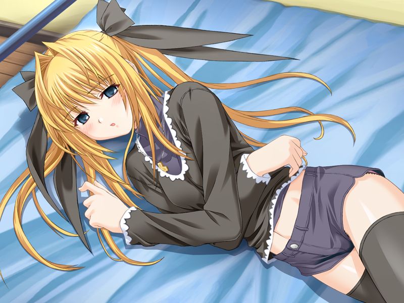 katori rea, parfait chocolat second brew, game cg, 1girl, bed, blonde hair, blue eyes, female focus, long hair, lying, shorts, solo, thighhighs, twintails