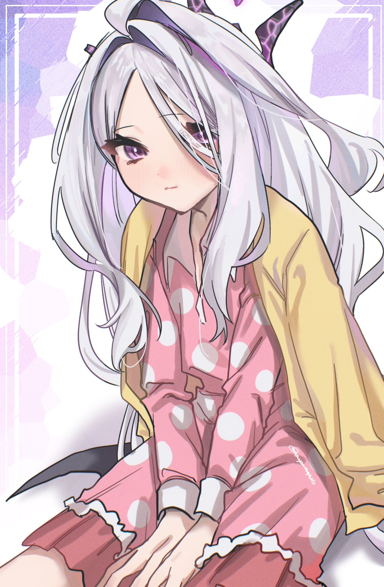 asupa mayo0210, hina (blue archive), hina (pajamas) (blue archive), blue archive, highres, ahoge, black halo, blush, breasts, demon girl, demon horns, demon wings, halo, horns, jacket, long hair, looking at viewer, low wings, pajamas, pink pajamas, polka dot, polka dot pajamas, purple eyes, sitting, small breasts, very long hair, white hair, wings, yellow jacket