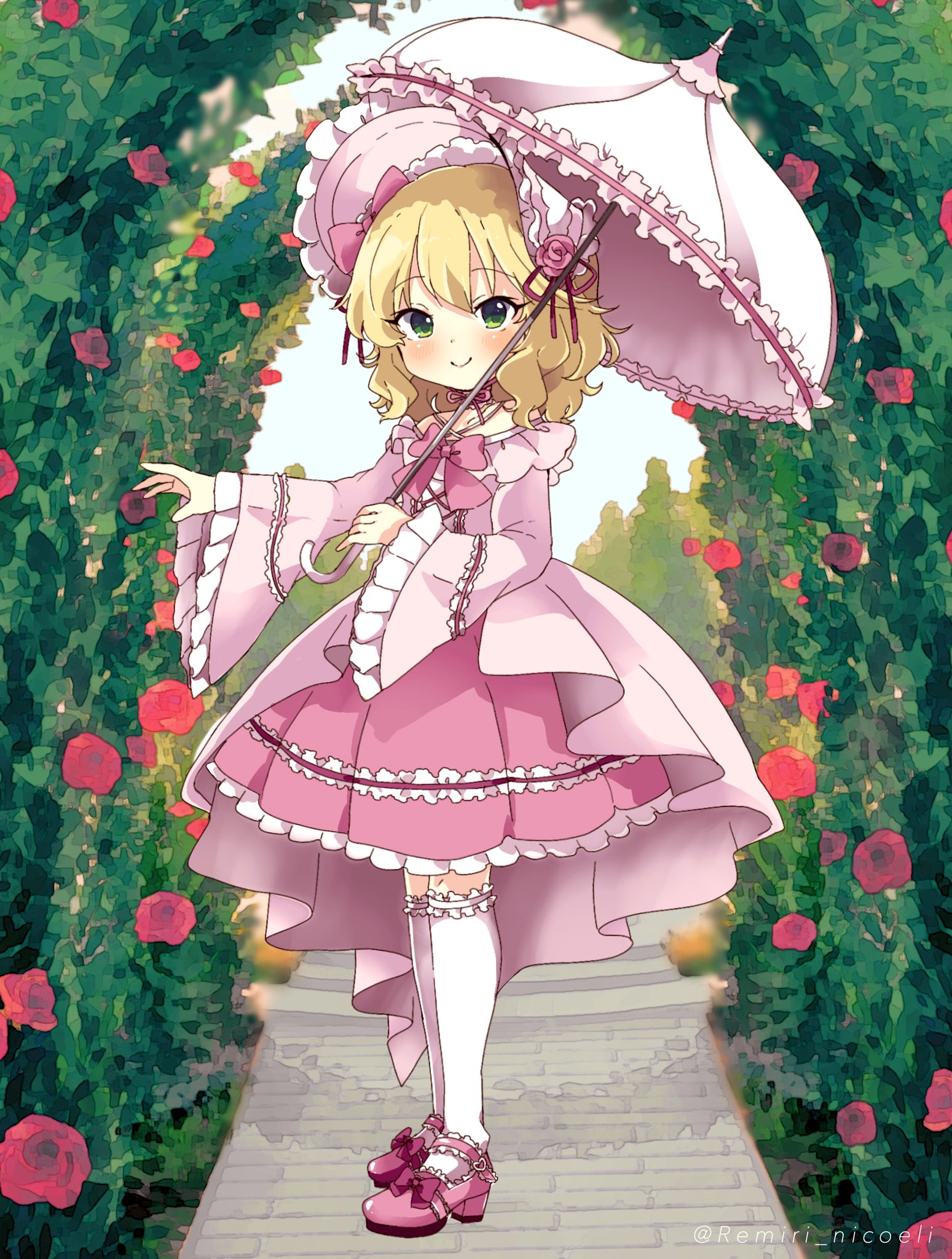 remiri nicoeli, sakurai momoka, idolmaster, idolmaster cinderella girls, highres, 1girl, blonde hair, blush, bow, closed mouth, dot nose, double-parted bangs, flower, frilled skirt, frilled socks, frilled umbrella, frills, full body, green eyes, hat, kneehighs, lolita fashion, long sleeves, looking at viewer, neck ribbon, outdoors, pink bow, pink hat, pink ribbon, pink shoes, pink skirt, red flower, red rose, ribbon, rose, rose bush, shoes, short hair, skirt, smile, socks, solo, standing, twitter username, umbrella, wavy hair, white socks, wide sleeves
