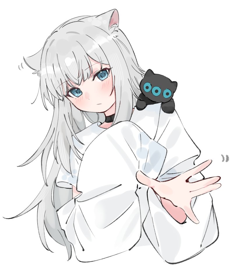 look 4rt, nachoneko, indie virtual youtuber, commentary, hashtag-only commentary, 1girl, animal ears, black choker, blush, choker, closed mouth, cropped torso, green eyes, grey hair, hennyano (nachoneko), long hair, looking at viewer, motion lines, shirt, simple background, solo, virtual youtuber, white background, white shirt