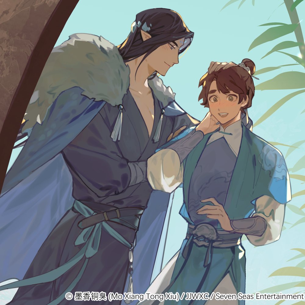 suto (sakumaaritsu), mobei jun, shang qinghua, zuiyin, renzha fanpai zijiu xitong, commentary, cropped, english commentary, official art, 2boys, architecture, bamboo, belt, black hair, blue belt, blue cape, blue eyes, blue hanfu, blue robe, brown hair, cape, chinese clothes, facial mark, forehead mark, fur-trimmed robe, fur trim, grey eyes, hair bun, hanfu, ice, ice crystal, layered sleeves, long hair, long sleeves, looking at another, male focus, multiple boys, pointy ears, robe, short over long sleeves, short sleeves, smile, xiao guan (headdress), yaoi