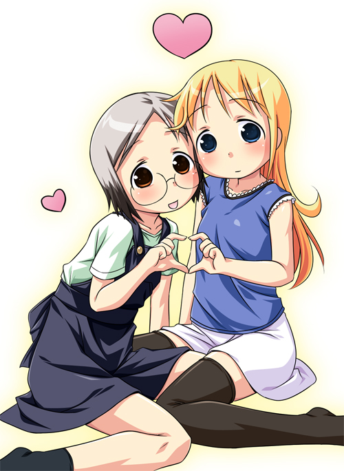 natsukon, ana coppola, sakuragi matsuri, ichigo mashimaro, 2girls, blonde hair, blue eyes, brown eyes, child, closed mouth, dress, four-finger heart hands, glasses, grey hair, heart, heart hands, heart hands duo, long hair, multiple girls, open mouth, short hair, skirt, thighhighs, zettai ryouiki