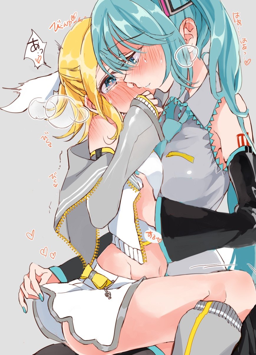 mimi mine, hatsune miku, kagamine rin, vocaloid, commentary, highres, symbol-only commentary, translation request, 2girls, blonde hair, blue eyes, blue hair, blue nails, blue necktie, blush, collared shirt, detached sleeves, grey background, grey shirt, long hair, long sleeves, medium hair, multiple girls, necktie, shirt, simple background, sitting, sitting on lap, sitting on person, skirt, sleeveless, sleeveless shirt, speech bubble, sweat, twintails, white shirt, white skirt, yuri