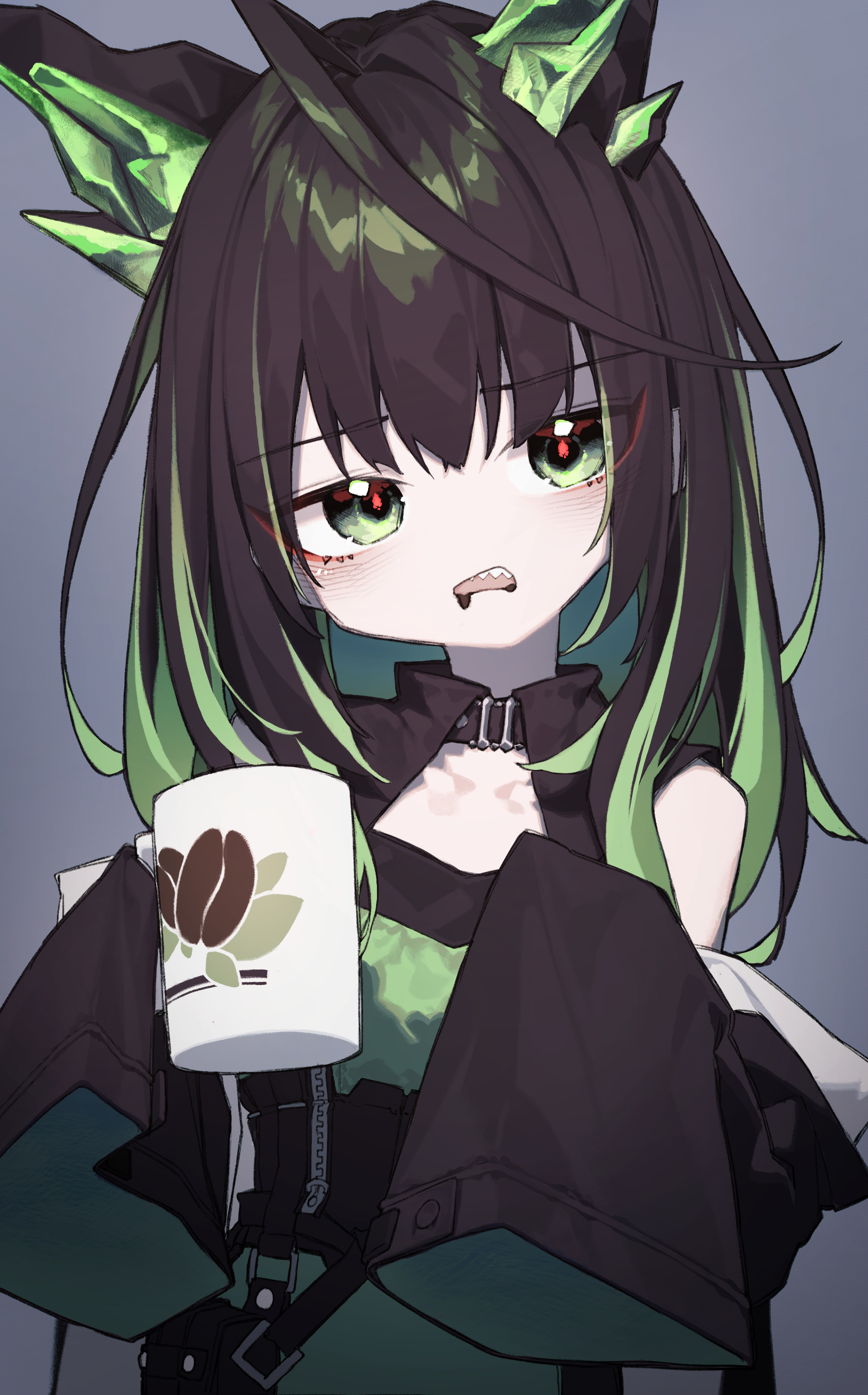 beudelb, mon3tr (arknights), arknights, absurdres, highres, 1girl, ahoge, animal ears, bare shoulders, black collar, black hair, black jacket, cat ears, coffee, coffee mug, collar, colored inner hair, crystal horns, cup, fake animal ears, frown, furrowed brow, green eyes, green streaks, grey background, hair intakes, hands up, holding, holding cup, huge ahoge, jacket, jitome, liquid from mouth, long sleeves, looking at viewer, medium hair, mug, multicolored hair, off-shoulder jacket, off shoulder, open mouth, petite, print mug, red pupils, sharp teeth, simple background, sleeves past fingers, sleeves past wrists, solo, streaked hair, teeth, two-sided fabric, two-sided jacket, two-tone hair, upper body, upper teeth only, zipper, zipper pull tab