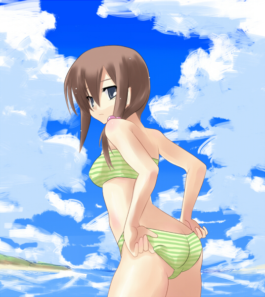nazo no murasame chiaki, sakazaki kaho, yoku wakaru gendai mahou, bad id, bad pixiv id, 00s, 1girl, adjusting clothes, adjusting swimsuit, ass, bikini, blue eyes, brown hair, cloud, day, female focus, green bikini, long hair, looking back, mole, mole under eye, solo, striped bikini, striped clothes, swimsuit