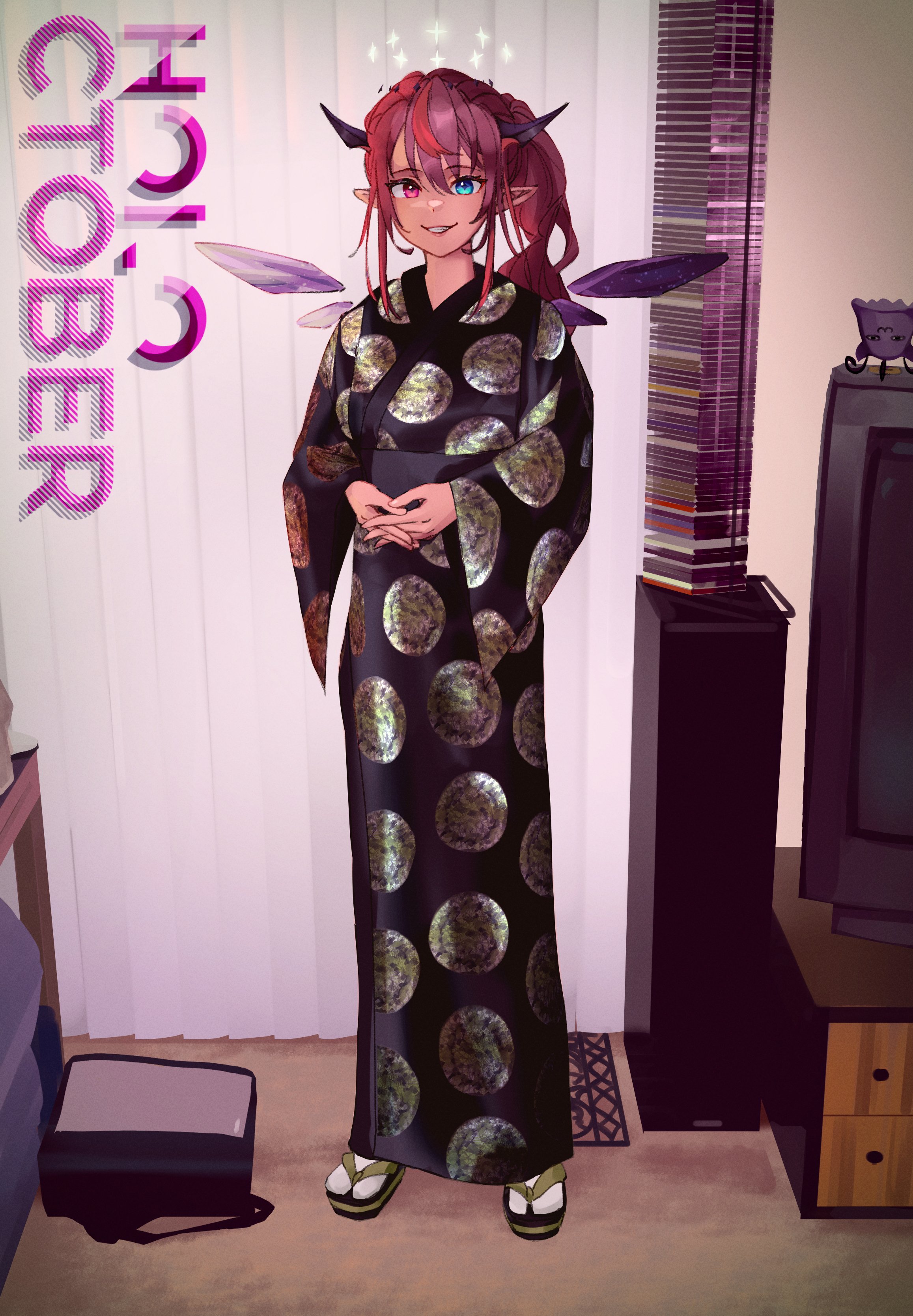 mokuka noe, irys (hololive), takodachi (ninomae ina'nis), hololive, hololive english, absurdres, highres, 1girl, black horns, black kimono, blue eyes, cd case, crystal wings, detached wings, heterochromia, horns, indoors, japanese clothes, ken-sama (meme), kimono, looking at viewer, meme, own hands together, pointy ears, purple eyes, purple hair, red streaks, sandals, solo, standing, tabi, television, virtual youtuber, wings, zouri