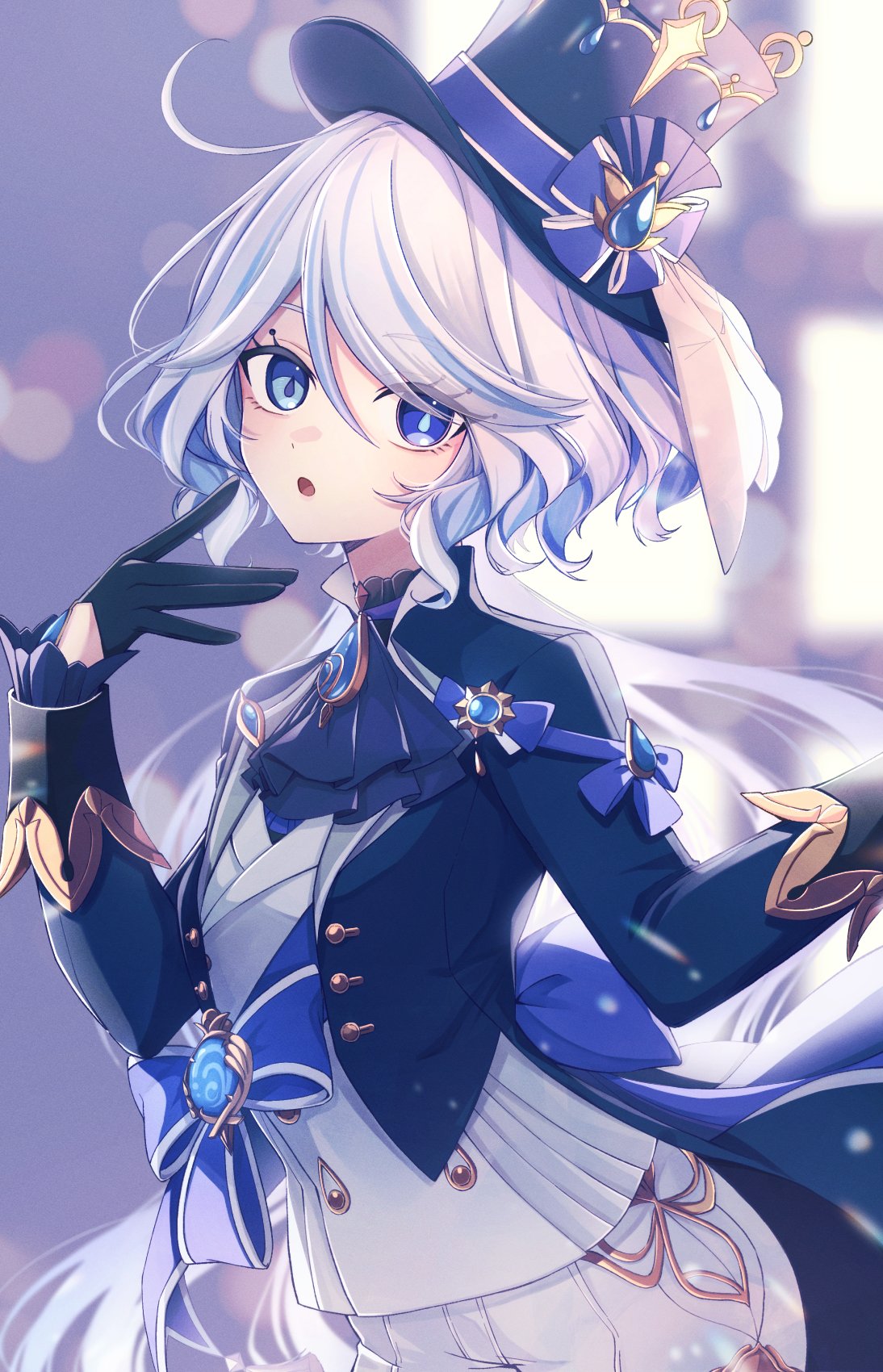 yanagida shiina, furina (genshin impact), genshin impact, commentary request, highres, 1girl, :o, ahoge, ascot, black gloves, blue ascot, blue bow, blue eyes, blue gemstone, blue hair, blue hat, blue jacket, bow, cowboy shot, drop-shaped pupils, gem, gloves, hair between eyes, hat, heterochromia, hydro symbol (genshin impact), jacket, long hair, long sleeves, looking at viewer, mismatched pupils, multicolored hair, open mouth, solo, streaked hair, symbol-shaped pupils, top hat, vest, vision (genshin impact), white hair, white vest