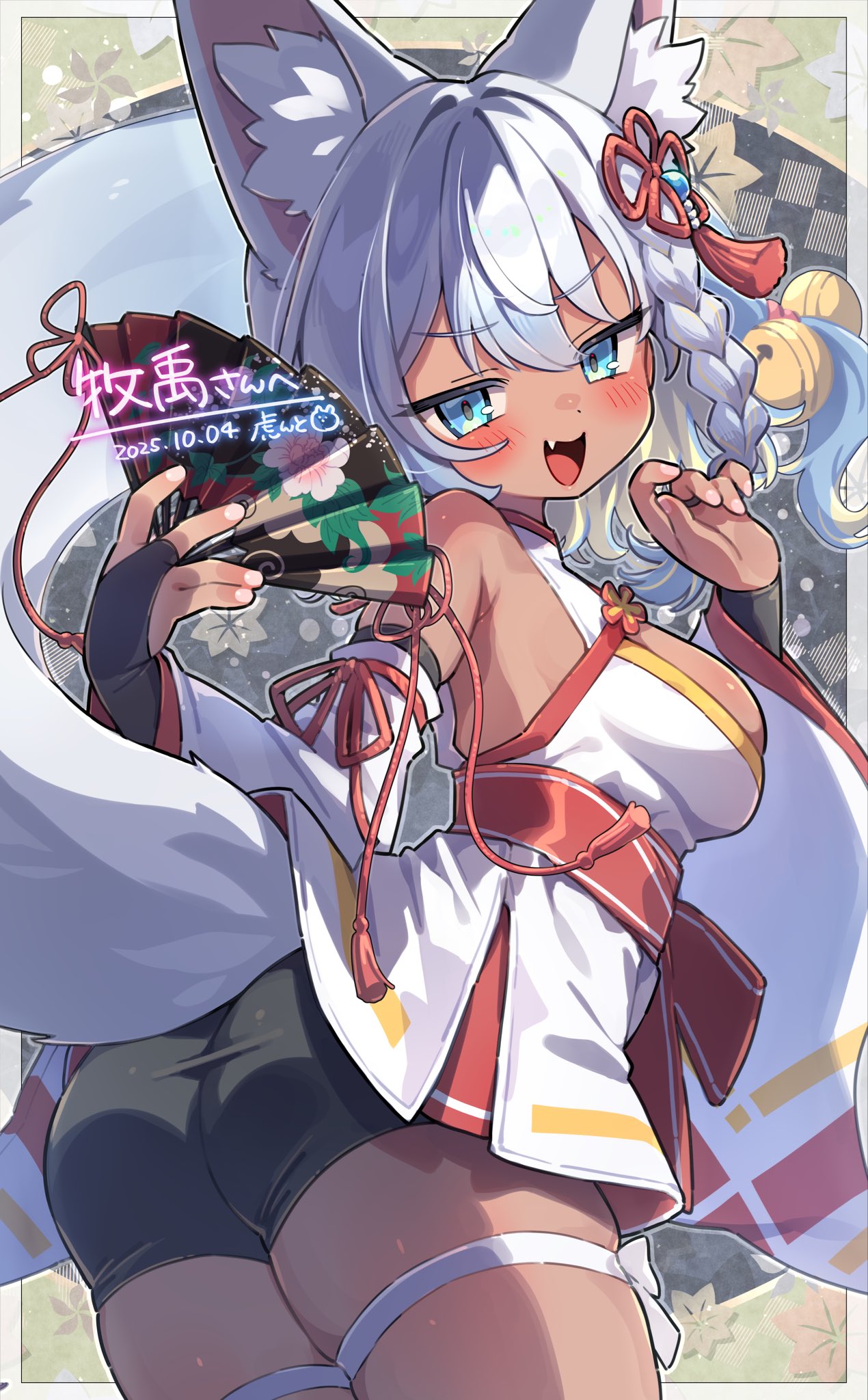 trente, original, commentary request, commission, highres, second-party source, skeb commission, 1girl, animal ear fluff, animal ears, armpit crease, bell, black bridal gauntlets, black shorts, blonde hair, blue eyes, blue hair, braid, breasts, bridal gauntlets, dark-skinned female, dark skin, detached sleeves, fang, fox ears, fox girl, fox tail, hair bell, hair ornament, hair ribbon, hand fan, holding, holding fan, japanese clothes, jingle bell, kimono, long sleeves, looking at viewer, medium breasts, medium hair, multicolored hair, open mouth, red ribbon, ribbon, ribbon-trimmed sleeves, ribbon trim, short kimono, shorts, single braid, skindentation, sleeveless, sleeveless kimono, smile, solo, tail, thigh strap, white hair, white kimono, white sleeves, wide sleeves