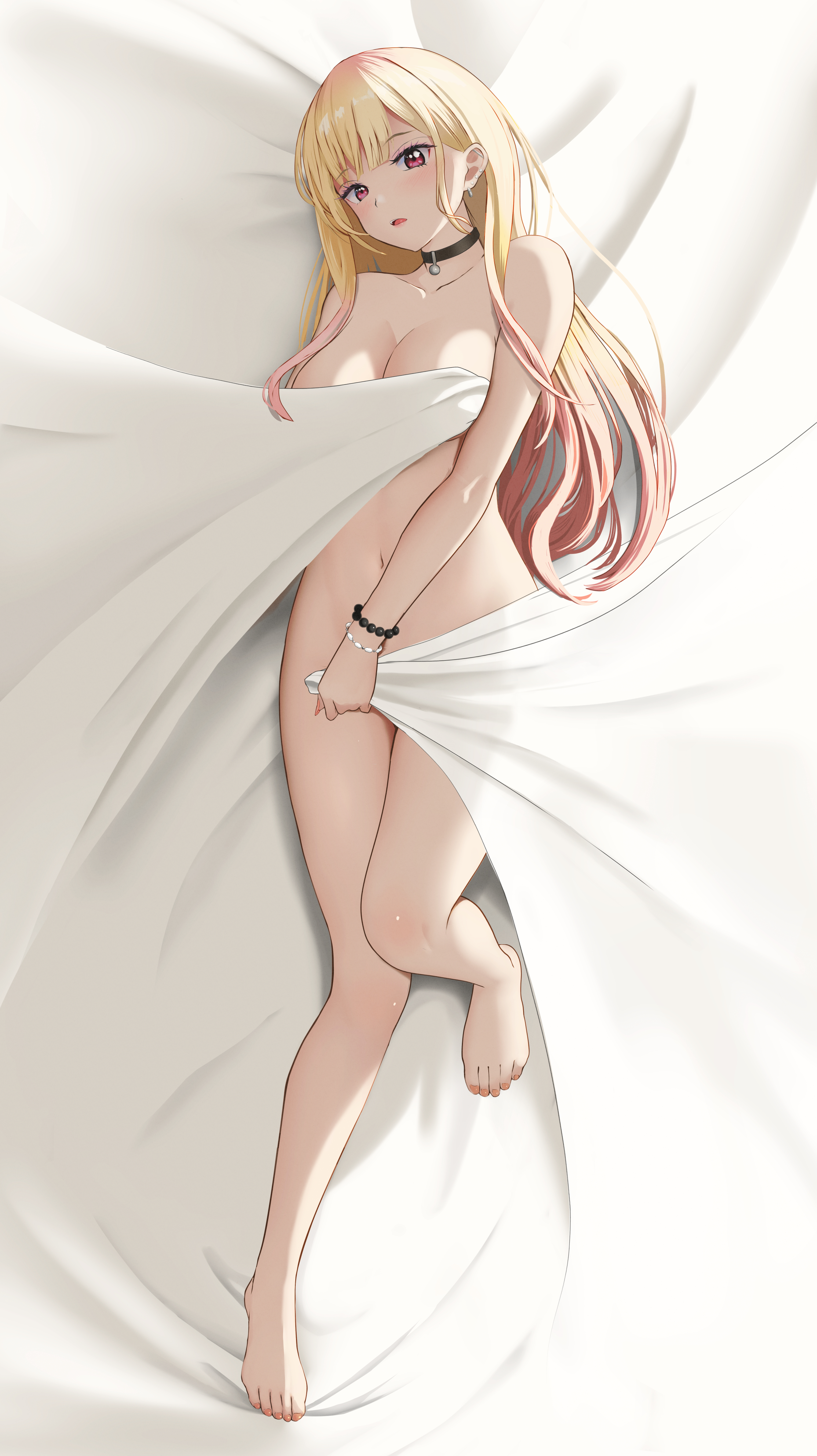 gibun (sozoshu), kitagawa marin, sono bisque doll wa koi wo suru, absurdres, highres, 1girl, bead bracelet, beads, black choker, blonde hair, blush, bracelet, breasts, choker, collarbone, completely nude, covering breasts, covering crotch, covering privates, ear piercing, earrings, from above, gradient hair, gyaru, jewelry, long hair, looking at viewer, lying, medium breasts, multicolored hair, navel, nude, nude cover, on back, piercing, pink hair, red eyes, solo
