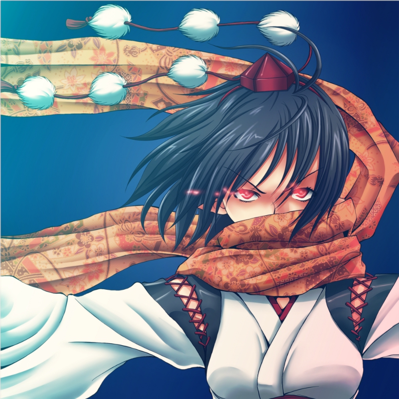 shiba meiji, shameimaru aya, touhou, commentary request, 1girl, black hair, blue background, breasts, floral print scarf, glowing, glowing eyes, hat, japanese clothes, kimono, kourindou tengu costume, looking at viewer, medium breasts, orange scarf, pom pom (clothes), red eyes, red hat, scarf, short hair, simple background, solo, tokin hat, upper body, white kimono