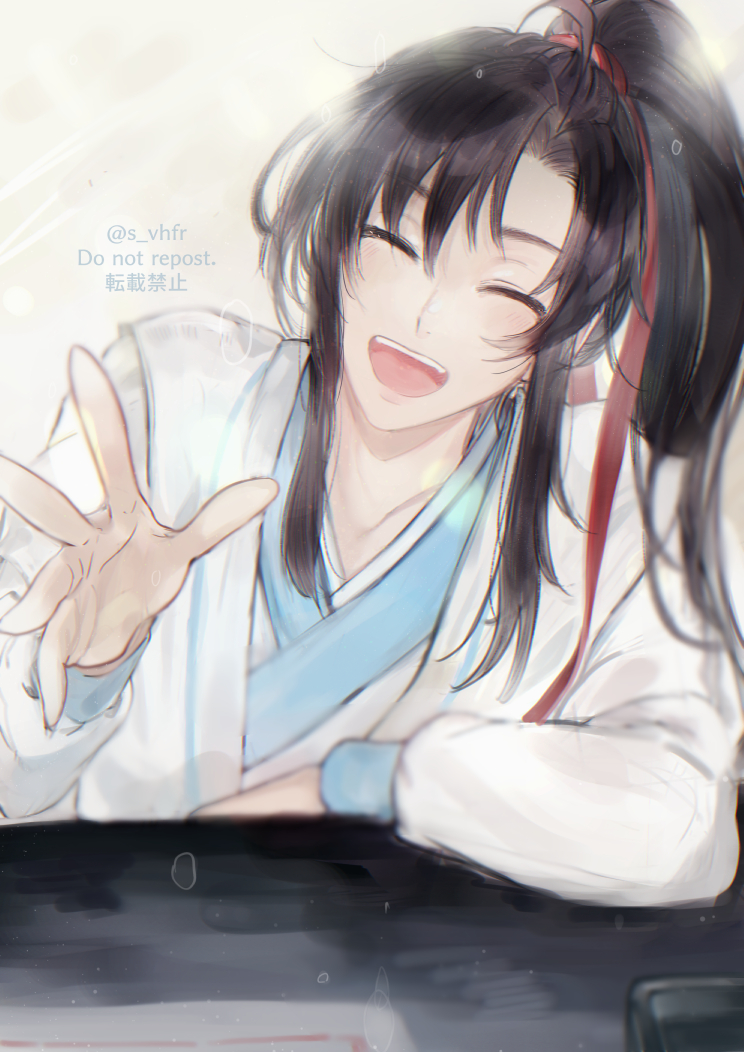 konno shimako, wei wuxian, modao zushi, 1boy, :d, ^ ^, ahoge, alternate costume, arm on table, bishounen, black hair, chinese clothes, closed eyes, facing viewer, hair ribbon, hand up, hanfu, high ponytail, long hair, long sleeves, male focus, open mouth, ponytail, red ribbon, ribbon, sidelocks, smile, solo, table, teeth, twitter username, upper body, white hanfu