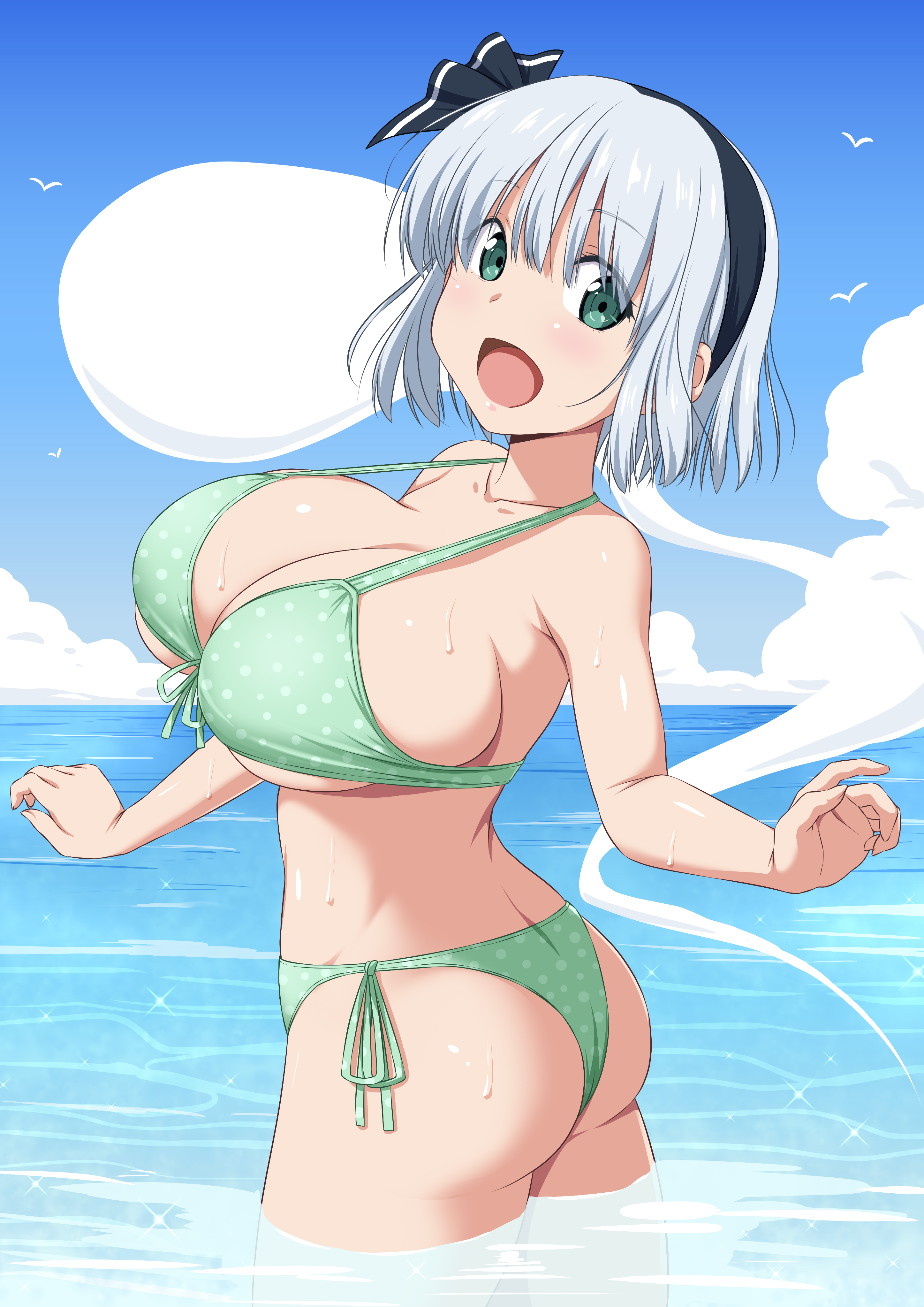 nori tamago, konpaku youmu, konpaku youmu (ghost), touhou, absurdres, highres, 1girl, :d, alternate breast size (larger), ass, bikini, black hairband, blue sky, breasts, cloud, cloudy sky, day, green bikini, green eyes, grey hair, hairband, large breasts, looking at viewer, ocean, open mouth, outdoors, short hair, sky, smile, solo, swimsuit, wading