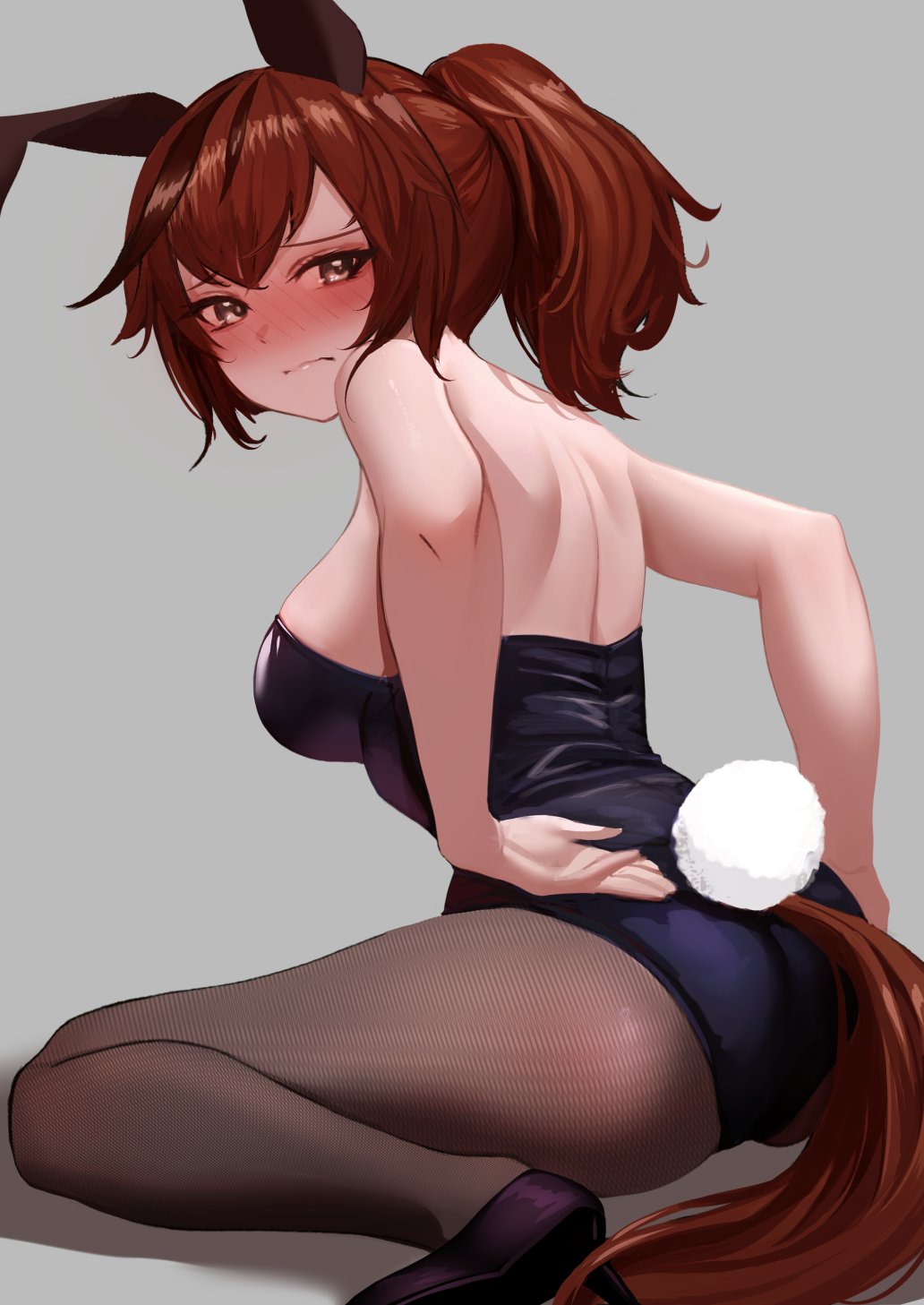 hoshikuzu kizuna (kizuna stardust), nice nature (umamusume), umamusume, commentary request, highres, 1girl, alternate costume, animal ears, ass, back, black leotard, black pantyhose, black shoes, blush, breasts, brown eyes, brown hair, closed mouth, fake animal ears, fake tail, grey background, horse ears, horse girl, leotard, looking at viewer, looking back, median furrow, medium breasts, medium hair, pantyhose, ponytail, rabbit ears, rabbit tail, shoes, shoulder blades, sideboob, solo, strapless, strapless leotard, tail, wavy mouth
