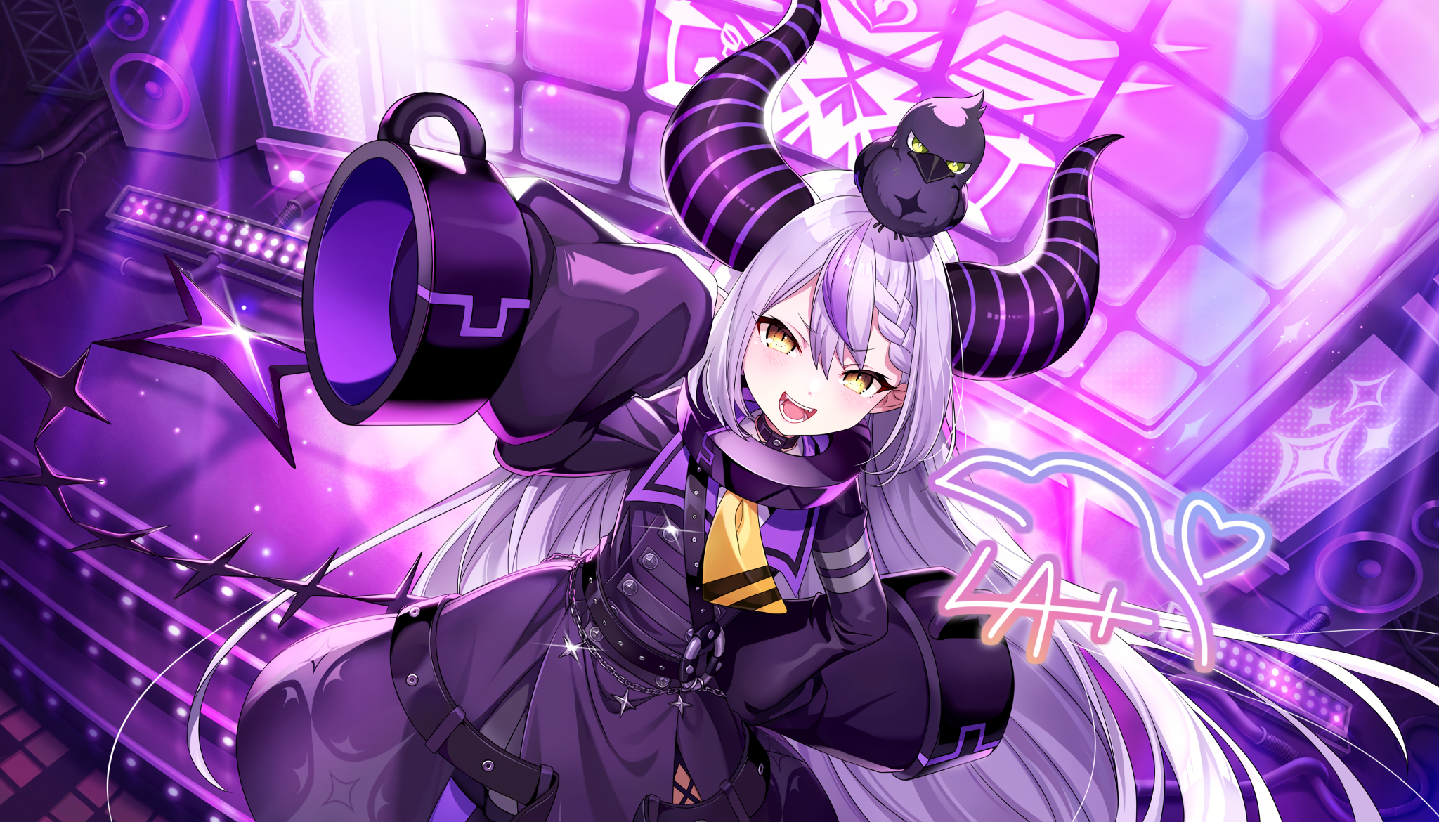 crow (la+ darknesss), la+ darknesss, la+ darknesss (1st costume), hololive, holox, kage no jitsuryokusha ni naritakute!, kage no jitsuryokusha ni naritakute! master of garden, highres, non-web source, animal, animal on head, bird, bird on head, black horns, braid, braided bangs, character signature, collar, demon girl, demon horns, horns, huge horns, metal collar, multicolored hair, on head, pointy ears, purple hair, purple horns, screen, sleeves past fingers, sleeves past wrists, speaker, stage, stage lights, streaked hair, striped horns, virtual youtuber
