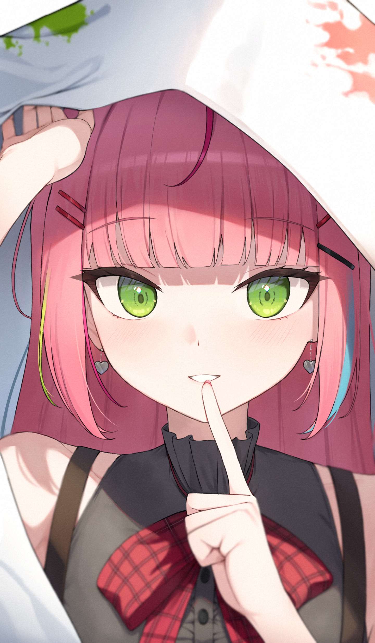 qoray7, stellive, absurdres, commentary, highres, 1girl, arm up, black shirt, blunt bangs, earrings, finger to mouth, green eyes, grin, hair ornament, hairclip, hand up, heart, heart earrings, jewelry, looking at viewer, multicolored hair, paint splatter, parallel hairclips, pink hair, portrait, shirt, shushing, sleeveless, sleeveless shirt, smile, solo, streaked hair, virtual youtuber, white hood