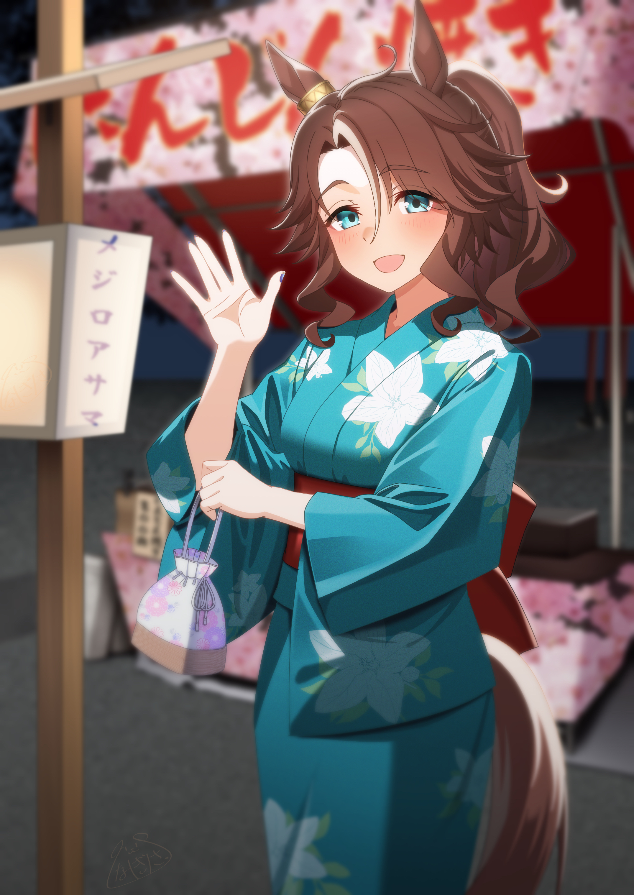 inukai nagisa, mejiro palmer (umamusume), umamusume, absurdres, highres, 1girl, animal ears, bag, blue eyes, blue kimono, brown hair, floral print, floral print kimono, holding, holding bag, horse ears, horse girl, horse tail, japanese clothes, kimono, lamppost, looking at viewer, market stall, nail polish, night, obi, open mouth, ponytail, print kimono, sash, smile, tail, waving
