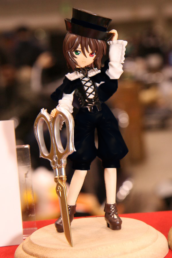 souseiseki, rozen maiden, 00s, boku in black, brown hair, figure, hat, heterochromia, scissors, short hair