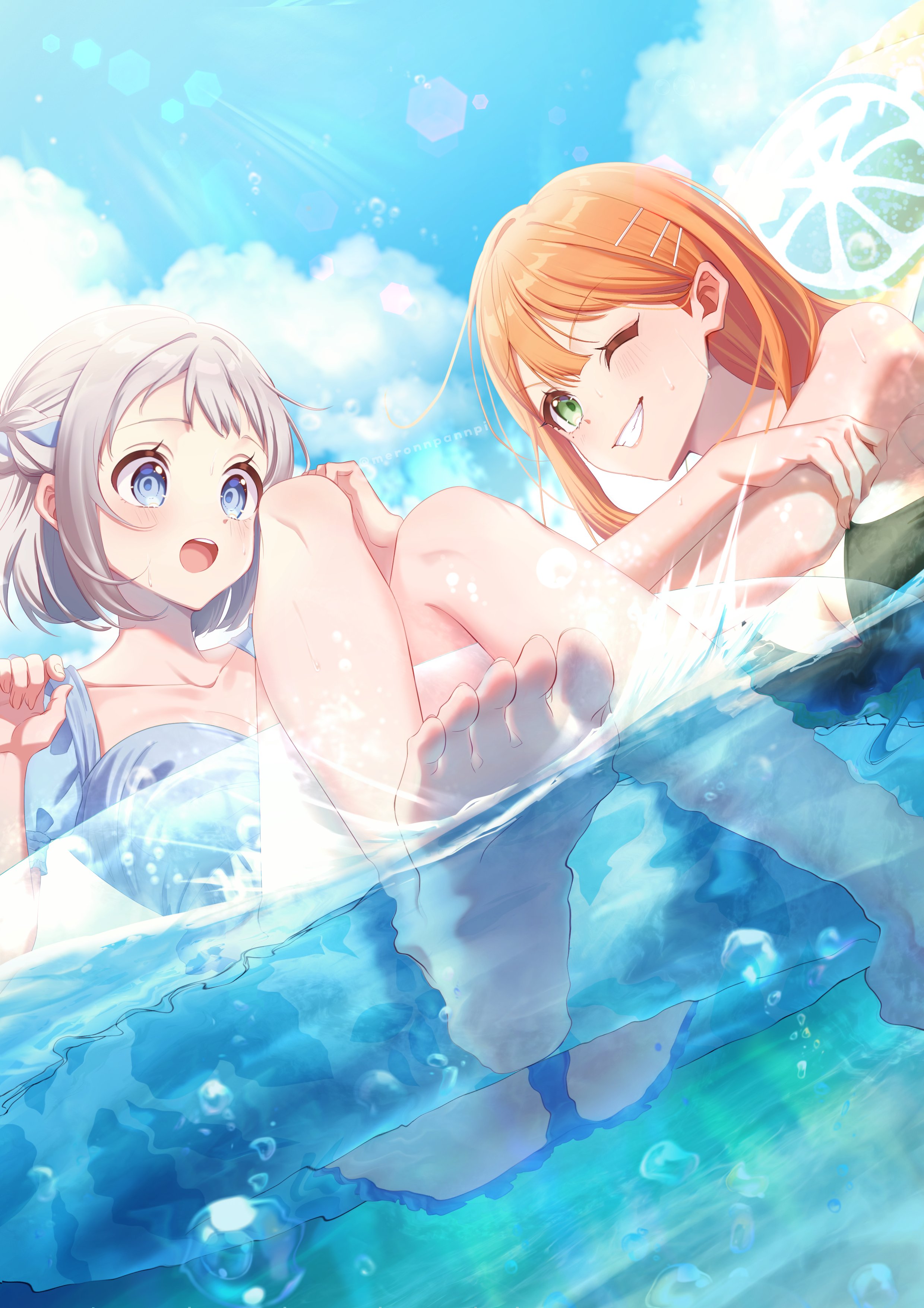 meronnpannpi, katsuragi lilja, shiun sumika, gakuen idolmaster, idolmaster, absurdres, highres, 2girls, barefoot, bikini, black bikini, blue eyes, blush, breasts, cleavage, cloud, feet, green eyes, grey hair, grin, hair ornament, hairclip, innertube, long hair, medium breasts, multiple girls, one eye closed, open mouth, orange hair, outdoors, partially submerged, short hair, sky, smile, soles, splashing, swim ring, swimsuit, teeth, toes, virtual youtuber, water