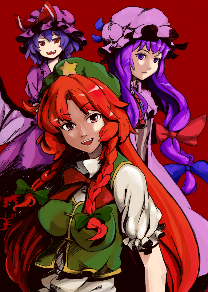 shibasaki shouji, hong meiling, patchouli knowledge, remilia scarlet, embodiment of scarlet devil, touhou, bad id, bad pixiv id, 3girls, :d, beret, bow, braid, china dress, chinese clothes, dress, fang, female focus, green dress, hair bow, hat, long hair, looking at viewer, mob cap, multiple girls, open mouth, purple eyes, purple hair, red eyes, red hair, short hair, simple background, smile, star (symbol), twintails, vampire, very long hair