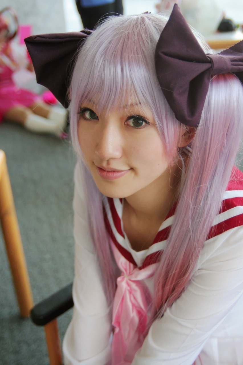 saya (cosplayer), hiiragi kagami, lucky star, highres, photo (medium), cosplay, hiiragi kagami (cosplay), school uniform, twintails
