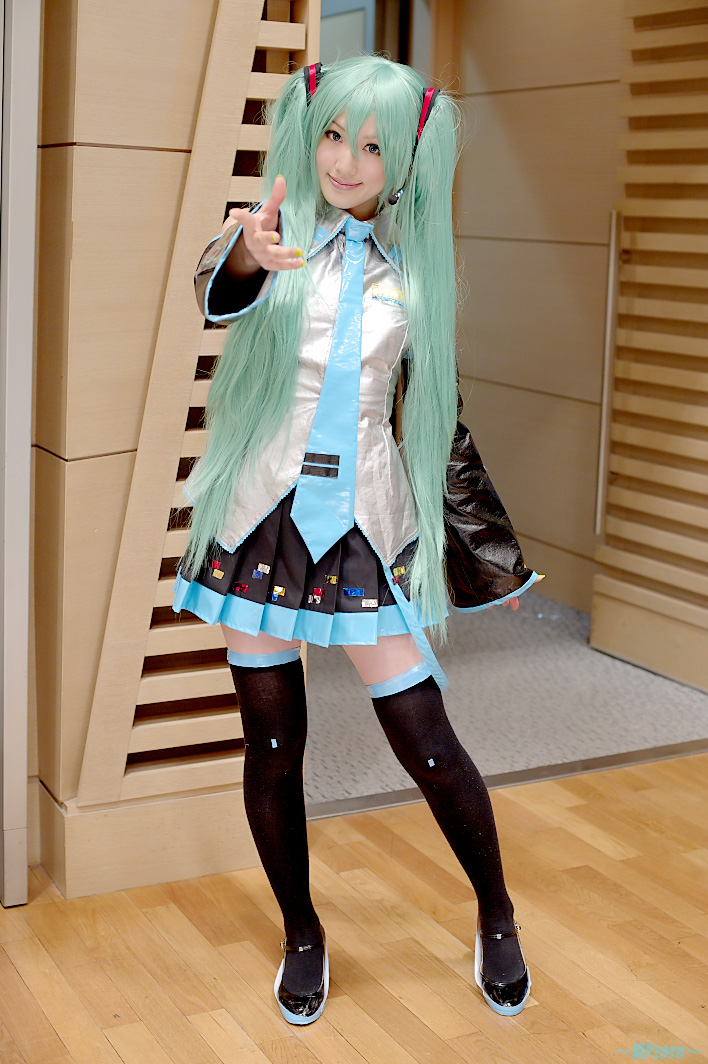 saya (cosplayer), hatsune miku, vocaloid, photo (medium), cosplay, hatsune miku (cosplay), headphones, necktie, skirt, thighhighs