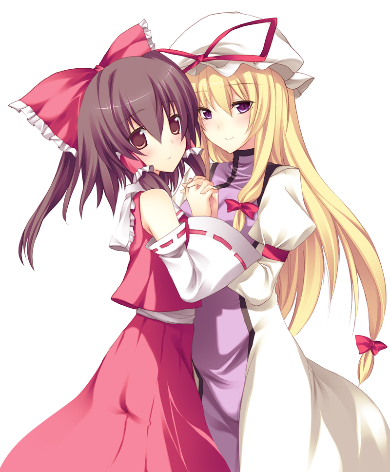 anii, any (trueblue), hakurei reimu, yakumo yukari, touhou, 2girls, black hair, blonde hair, bow, brown hair, detached sleeves, female focus, hat, holding hands, japanese clothes, miko, mob cap, multiple girls, purple eyes, simple background, tabard, white background, yuri