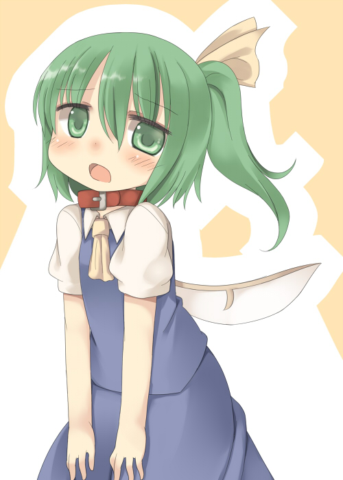 nami (cassette), daiyousei, touhou, commentary request, 1girl, :o, animal collar, ascot, bare arms, blue skirt, blue vest, blush, collar, fairy, fairy wings, green eyes, green hair, hair ribbon, looking at viewer, one side up, ribbon, shirt, short sleeves, simple background, skirt, skirt set, solo, vest, white shirt, wings, yellow ascot, yellow ribbon